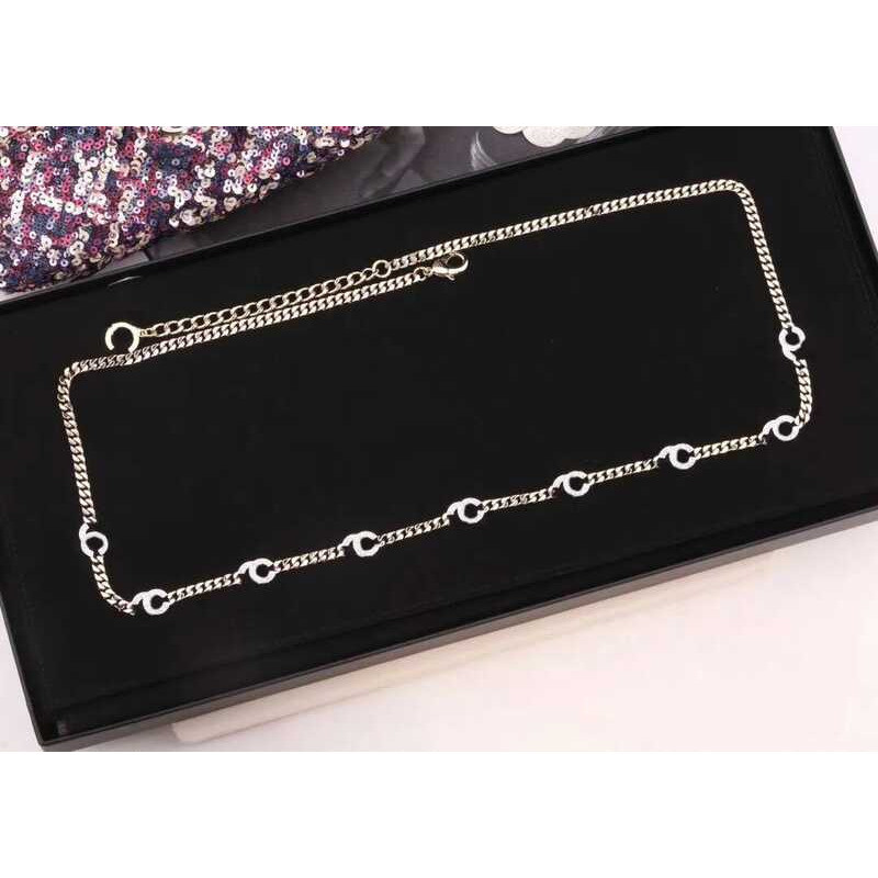 เข็มขัดคาดเอวโซ่ยาวพร้อมดิอาห์สองสีชุบทอง มีกล่องแสตมป์ PS7280A