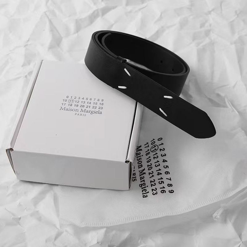 Maison Margiela Style Classic Four-มุมเย็บเข็มขัดผู้ชายและผู้หญิงอินเทรนด์เข็มขัดขาหัวเข็มขัดอเนกประสงค์