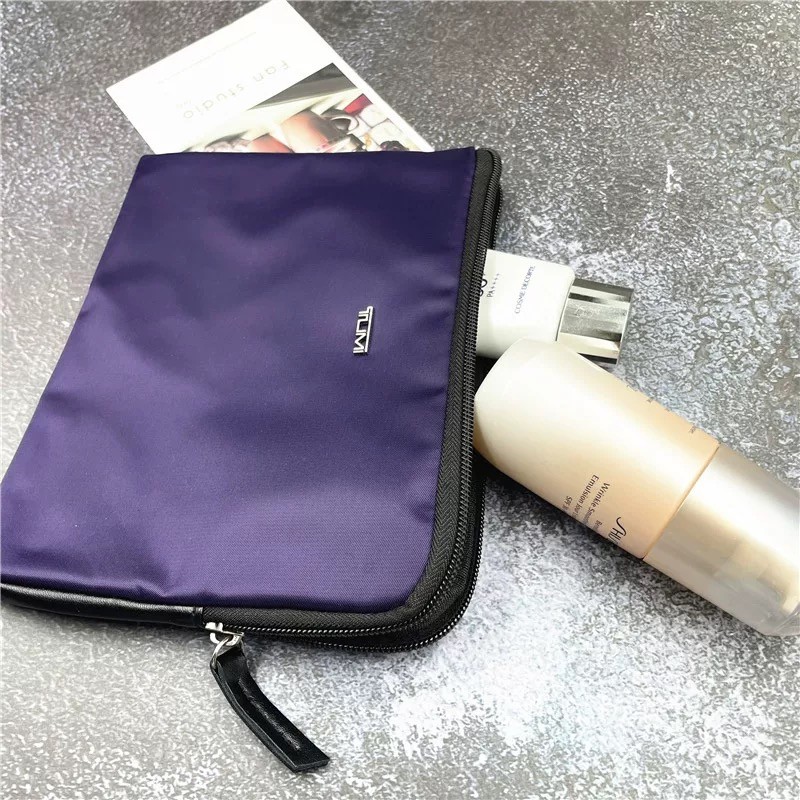 Delta Airlines Business Class Amenity Travel Tech Pouch Organizer เครื่องสําอาง Make Up Toiletries Wash Bag