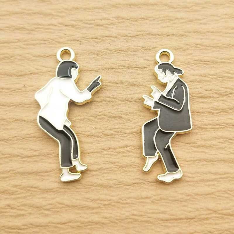 ชิ้น 10 ชาร์ม Pulp Fiction สำหรับทำเครื่องประดับ สร้อยคอเคลือบ ต่างหู จี้ อุปกรณ์ DIY โลหะผสมสังกะสี