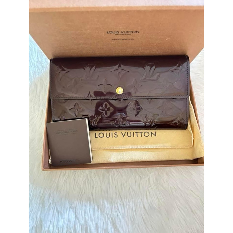 lv sarah vernis wallet ปี 2012