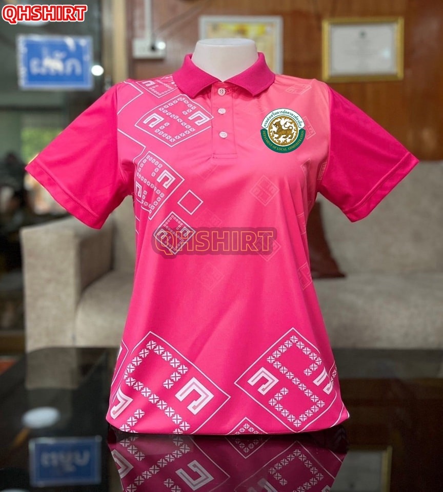 สีแดง เสื้อโปโล พิมพ์ลาย ทรงผู้ชาย ทรงผู้หญิง(เลือกตราหน่วยงานได้ สาธารณสุข สพฐ อปท มหาดไทย อสม สำนักงานคณะกรรมการการศึกษาพื้นฐาน)112
