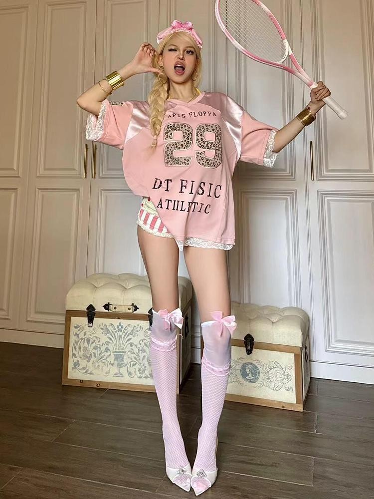 [ขายร้อน] เวอร์ชั่นเกาหลีสาวฮอตเสื้อสีชมพูสไตล์เสื้อยืดการพิมพ์ดิจิตอลสีคมชัดแขนสั้นสไตล์กีฬาหลวมสบายๆคอวีผู้หญิงด้านบน