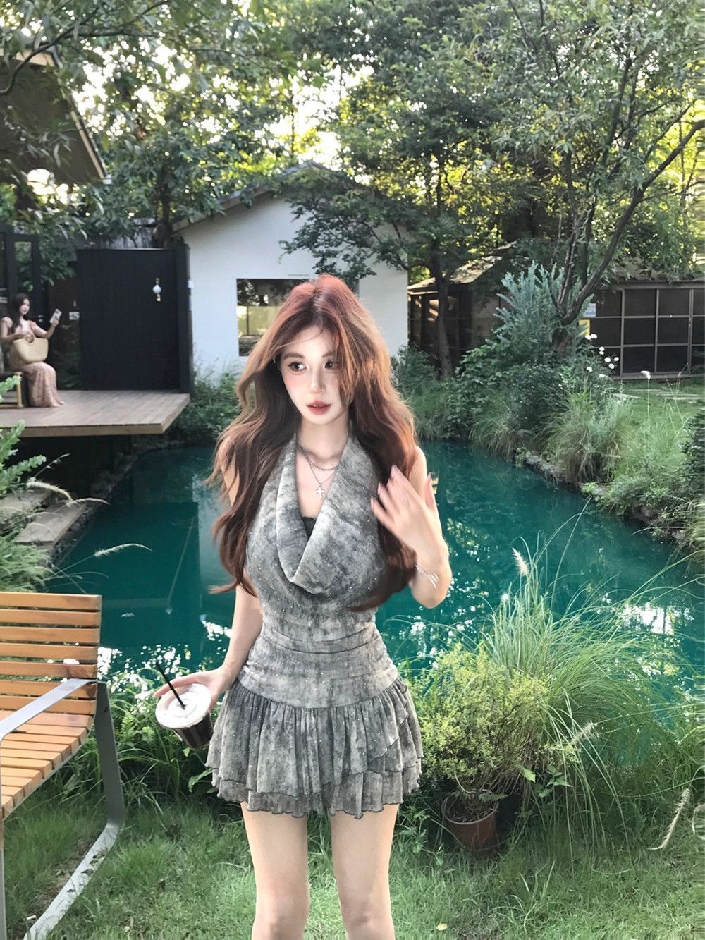 กระโปรงบางสำหรับผู้หญิง ดีไซน์สายสะพาย เหมาะสำหรับฤดูร้อน