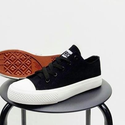 Hitam Most Sparta CT Black Warrior Shoes LC/Warrior Black White Low Shoes/Short Black Warrior ทันที