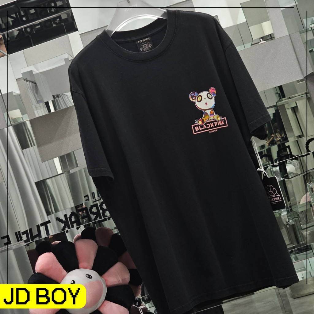 ♞(มีส่งด่วนได้ของเลยวันนี้) JDBOY - Murakami x Blackpink เสื้อยืด เสื้่อวงBP ของแท้ พร้อมส่ง EFB