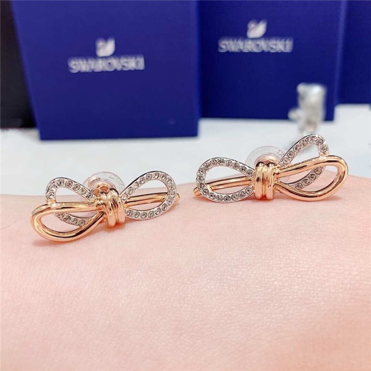 ♞,♘,♙



 ,สินค้าพร้อมส่งในไทยของแท้100% Swarovski ของแท้ ต่างหูSwarovski Swarovskiต่างหู ต่างหูผู้