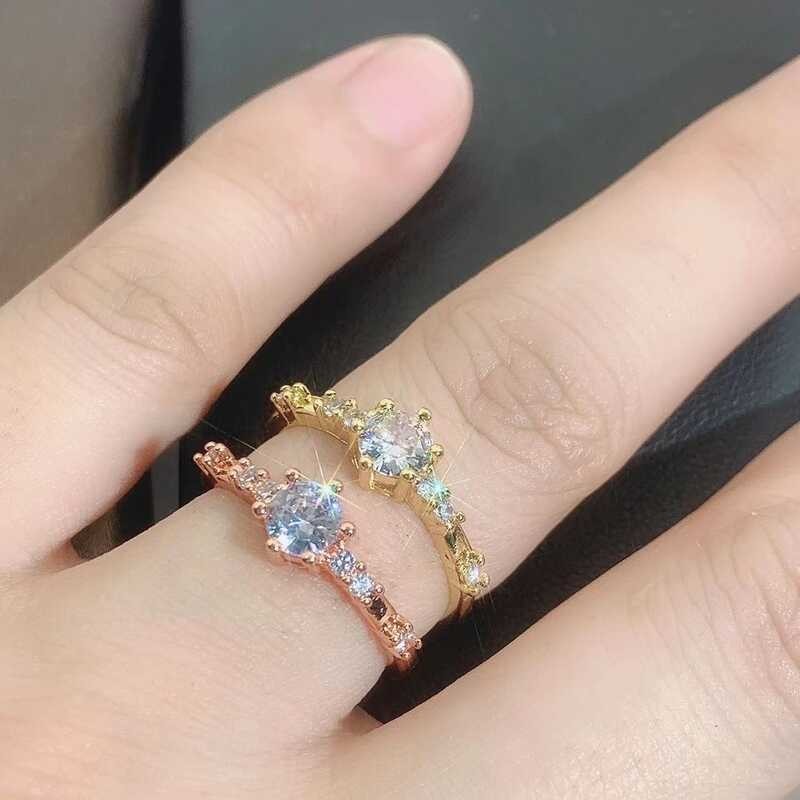 TikTok Live เลียนแบบ Diamond Mosan Stone Ring สำหรับผู้หญิงเฉพาะกลุ่มความรู้สึกขั้นสูงไม่ตกสีแหวนนิ้