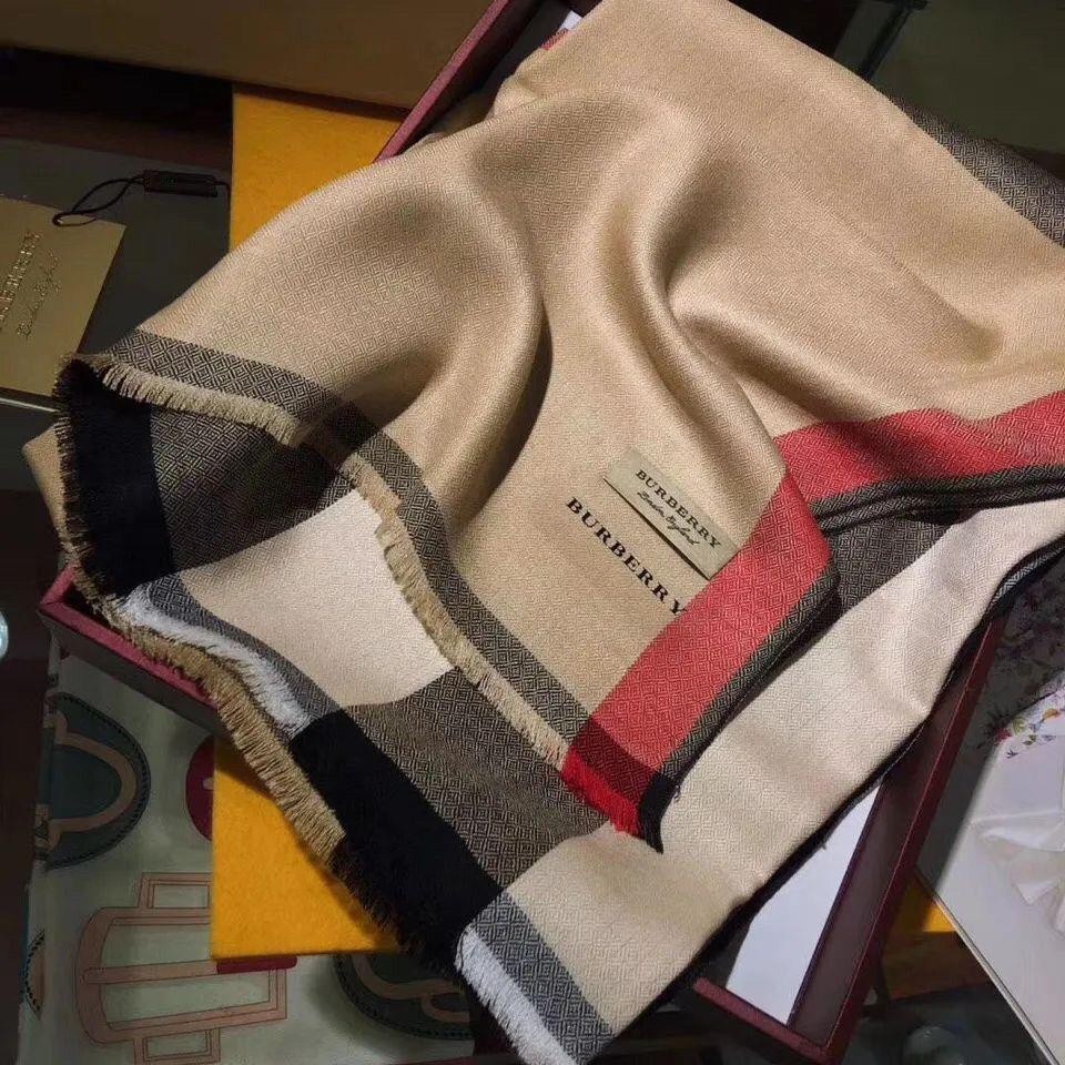 BURBERRY ผ้าคลุมไหล่ ผ้าพันคอ ผ้าแคชเมียร์ ประดับเพชร สไตล์อังกฤษ แฟชั่นคลาสสิก สําหรับผู้หญิง