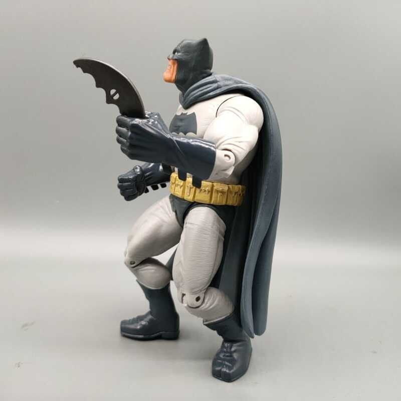 ➧ สินค้าใหม่2022 DC Man ภาพยนตร์ Bat Man: The Dark Knight RETURN โมเดล