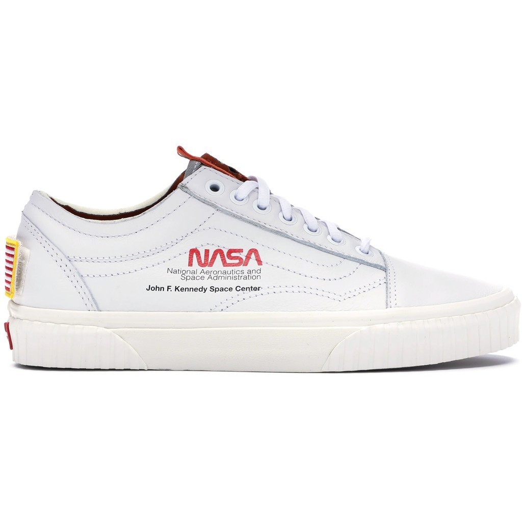 ฟิกเกอร์ PROSPER - Vans Old Skool x NASA True White