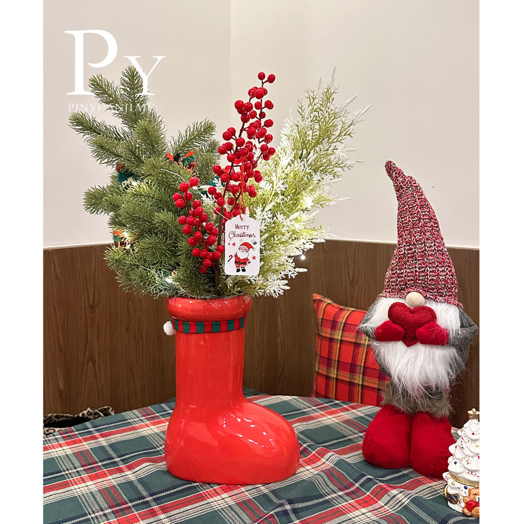 Astro Boy Simple Design Tissue Box Niche Red Shoes Ceramic Creative Ornaments Desktop Vase Vase Dec