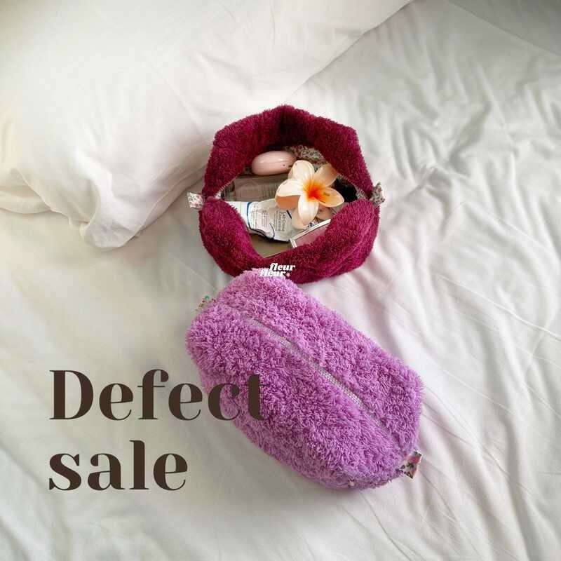 (จัดส่ง 24July24)Defect Sale กระเป๋าเครื่องสำอาง
