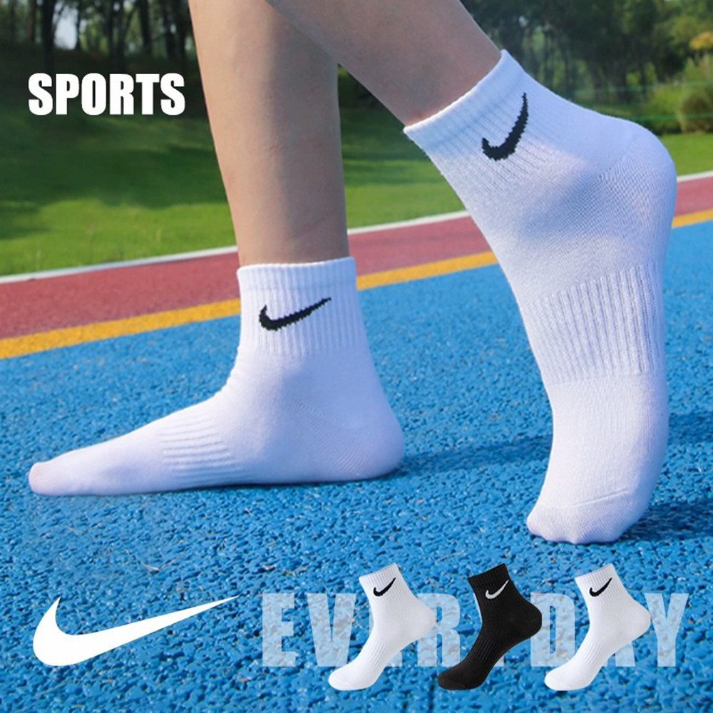 Nike ถุงเท้าระบายอากาศ unisex สบายฤดูใบไม้ผลิและฤดูร้อนถุงเท้าผ้าฝ้ายกลางหลอดถุงเท้ากีฬาพร้อมสต็อก X