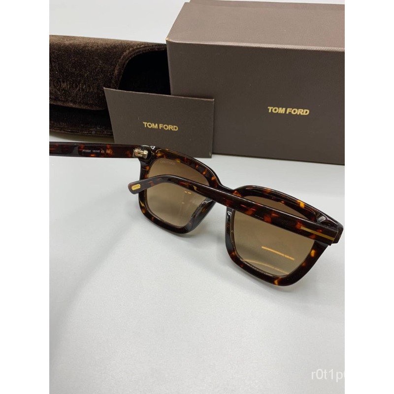 Tom Ford sunglasses เลนส์สีชากรอบลายกระ !