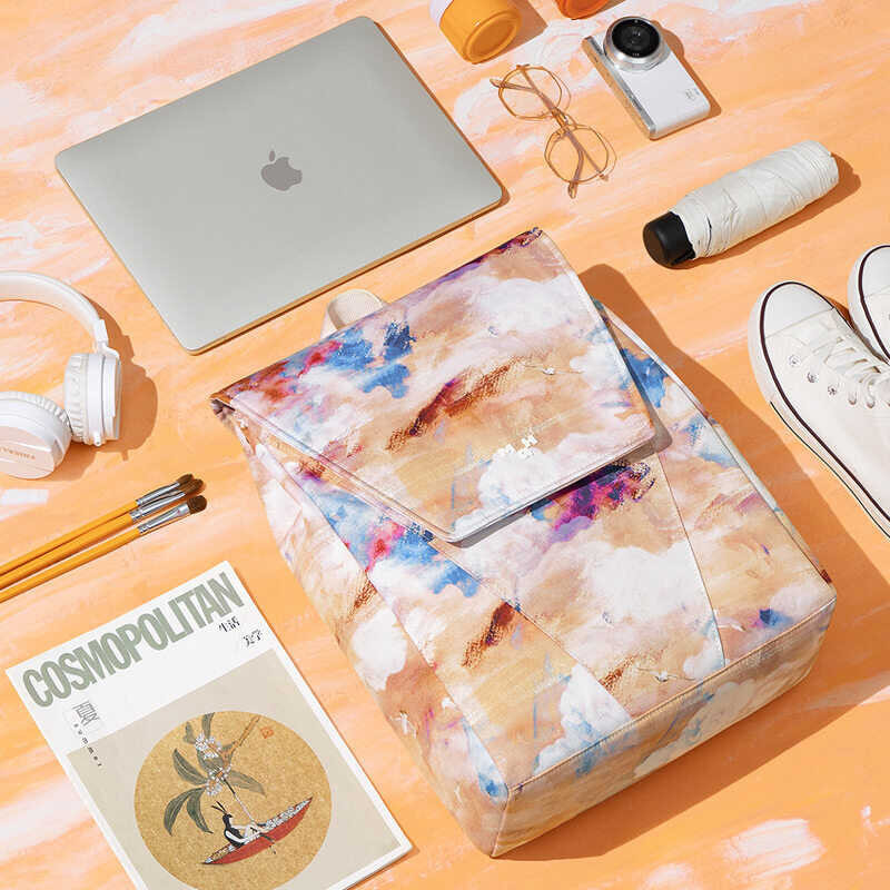 ❤ MAH ร่วมออกแบบสีชมพูกระเป๋านักเรียนหญิงวิทยาลัยเ