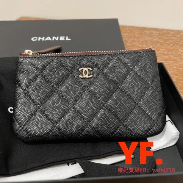 มือสอง] CHANEL หนังวัวสีดำลายเพชรทอง CC O-case ซิปกระเป๋าใส่เหรียญกระเป๋าสตางค์คลิปสั้น A82365