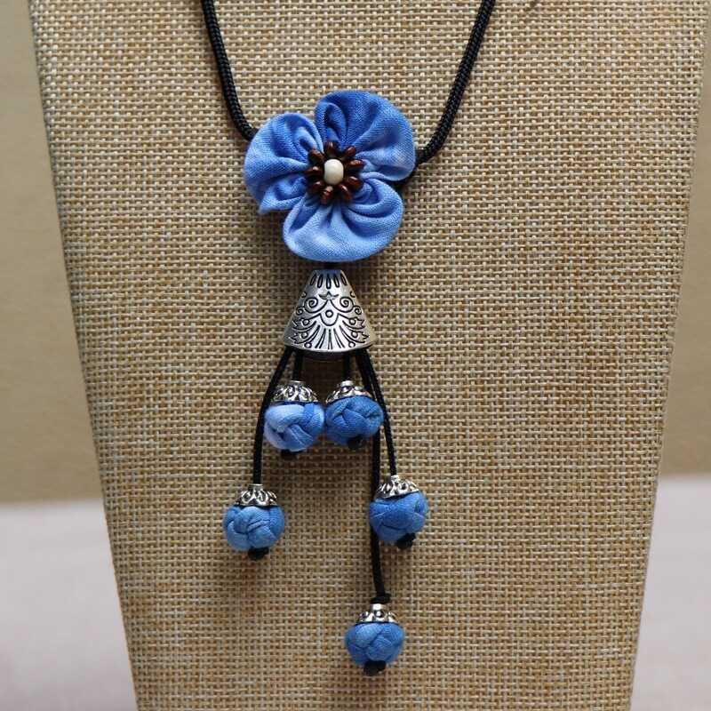 สร้อยคอสไตล์yunnnan tie-dye แบบดอร์ไม้ จากdali blue dye