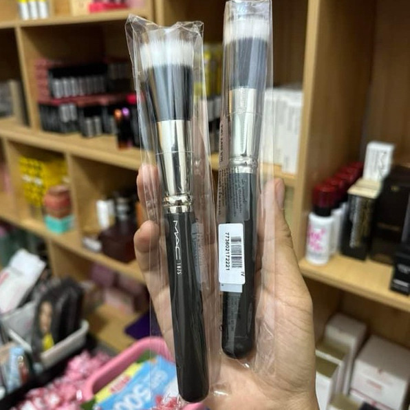 ฟิกเกอร์ MAC 187S DUO FIBRE BRUSH