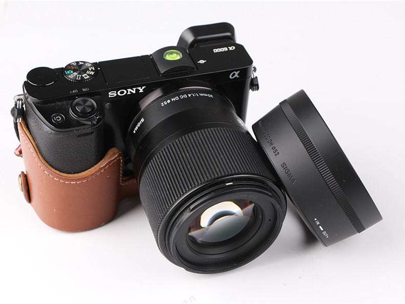 Sigma 30mm 1.4 Hood LH586-01 อุปกรณ์เสริม 52mm Sony Mirrorless A6400 Fuji Lens