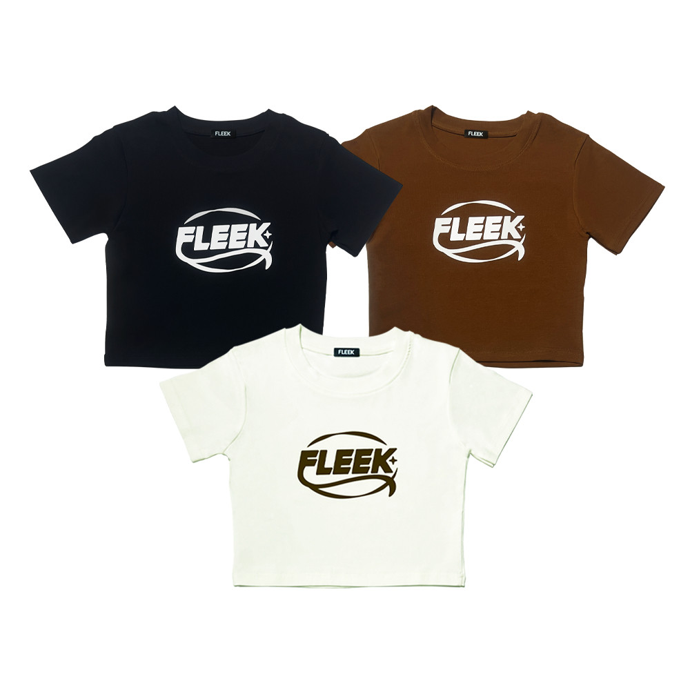 - New Fleek Collection - เสื้อครอปทรงสลิมฟิตสกรีนโลโก้ FLEEK