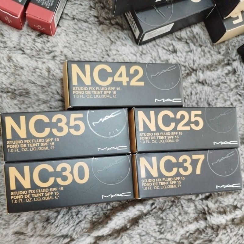 ต ่ อชิ ้ น MAC Studio Fix Fluid SPF15 Foundation ( NC15, NC20, NC40, NC45-30ml
