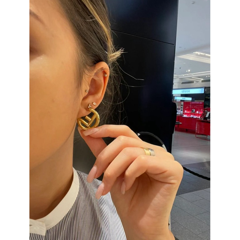 New Fendi Hoops earrings น่ารักมากกกก