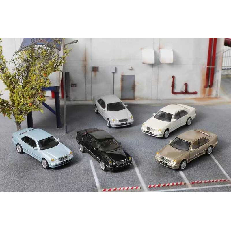 Shadow 1:64 โมเดลอัลลอยด์ E Class รุ่นที่ 2 W210 E55