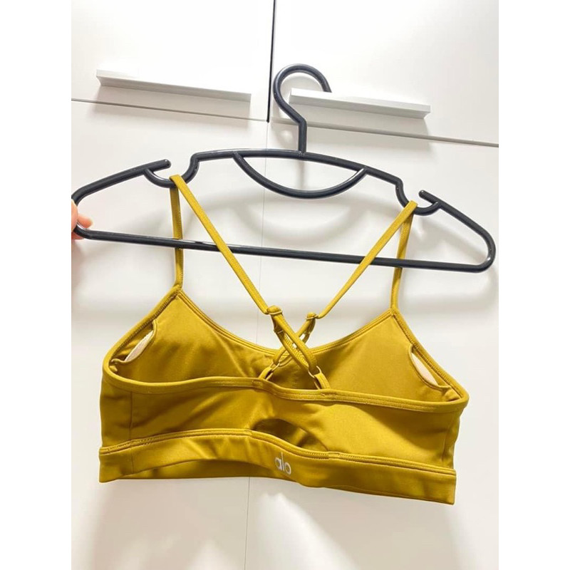 ชุดโยคะ Alo Yoga ของแท้ สภาพ100% ส่งต่อ ต่อรองได้