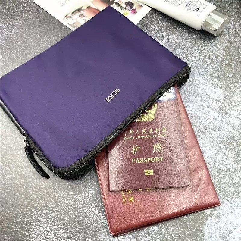 Delta Airlines Business Class Amenity Travel Tech Pouch Organizer เครื่องสําอาง Make Up Toiletries Wash Bag