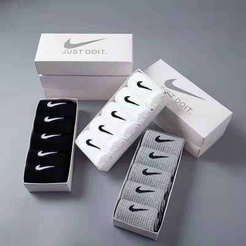 ถุงเท้าสตรีบรรจุกล่อง 5 คู่ สไตล์เรือ ไม่หล่น สีขาบ สำหรับฤดูร้อน มีอยู่ในสต๊อก SL611