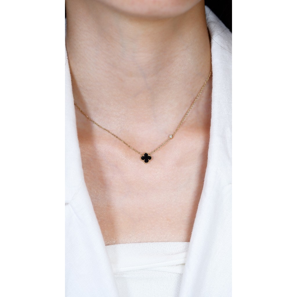 สร้อยคอทองแท้ 9K  Lucky Clover with Black Onyx