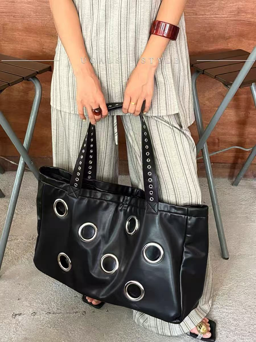 Dark Punk Motorcycle Retro Temperament All-Match Willow Nail กระเป๋าช้อปปิ้งความจุขนาดใหญ่ใต้วงแขนกระเป๋าแบบพกพา