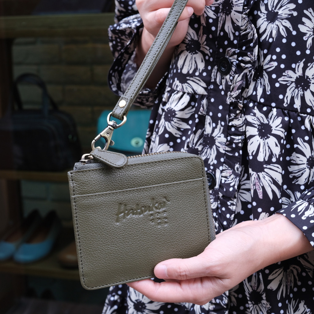 กระเป๋าสตางค์ใบสั้นหนังวัวแท้ รุ่นที่บางที่สุด Mini Snack (Hatsukoi Leather Wallet)