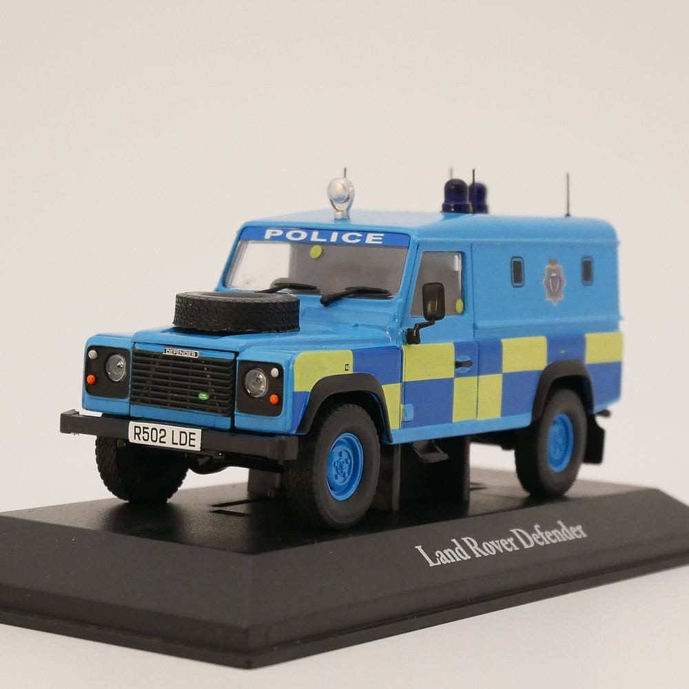 1: 43 Land Rover Defender Land Rover Defender รถตํารวจอังกฤษของเล่นรถเครื่องประดับพิมพ์รถรุ่น