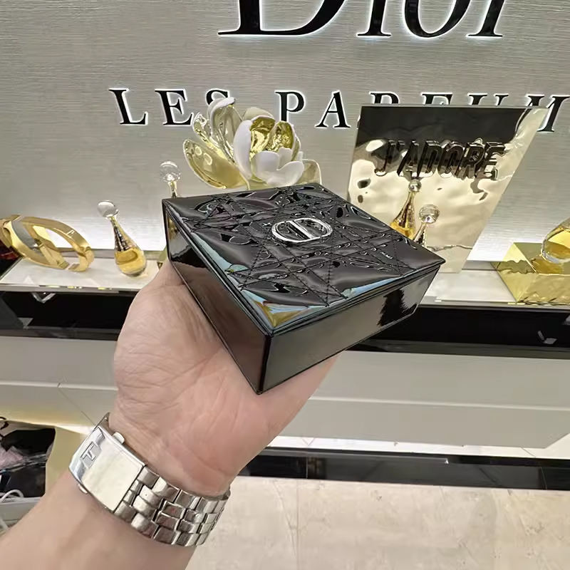 เคาน์เตอร์ในประเทศ Dior Dior Patent Leather Glossy Dior Bag Lipstick Gift Box Storage Box diy Cosme