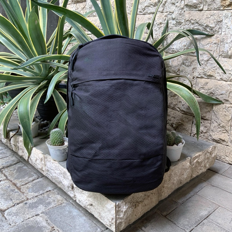 Incase CITY COMPACT BACKPACK DIAMOND RIPSTOP สีดํา