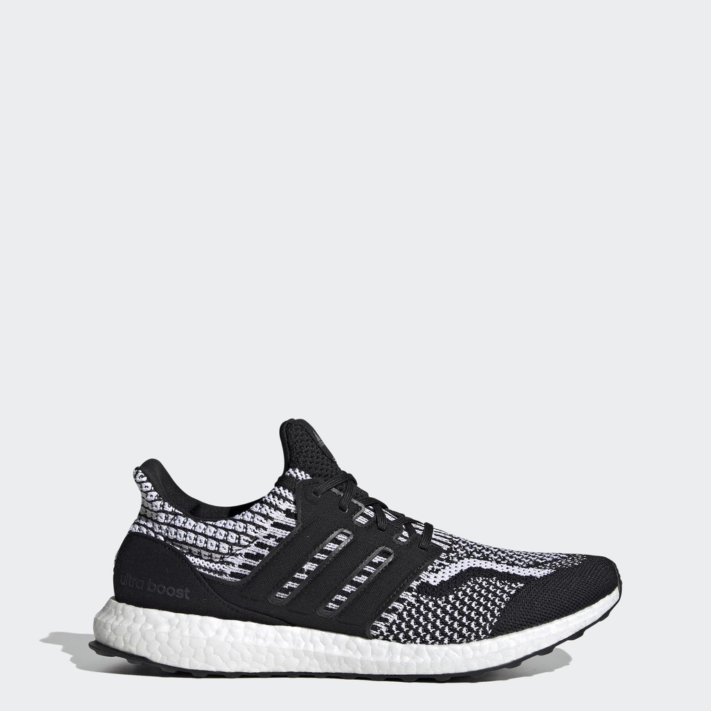 ฟิกเกอร์ adidas ไลฟ์สไตล์ รองเท้า Ultraboost 5.0 DNA ผู้ชาย สีดำ FY9348