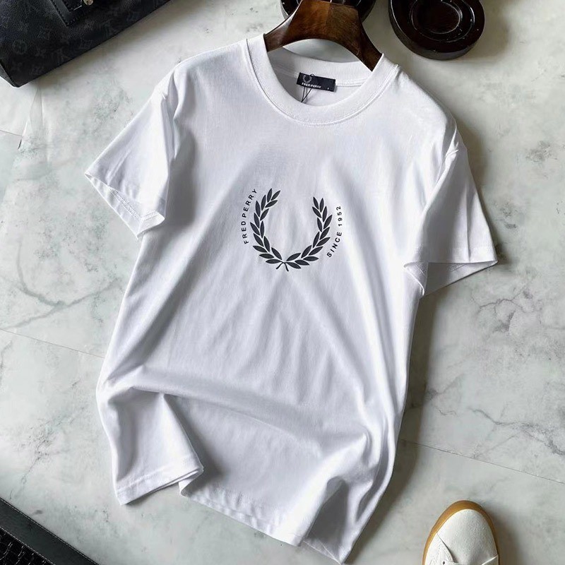 ♞,♘Fred PERRY ใหม่ เสื้อยืดลําลอง แขนสั้น คอกลม ทรงหลวม สําหรับผู้ชาย QWA