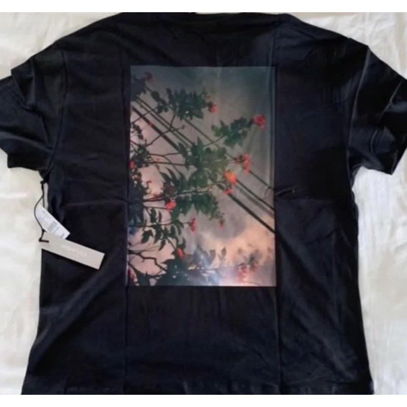 ของแท ้ FEAR OF GOD ESSENTIALS FLOWER BOXY PHOTO TEE