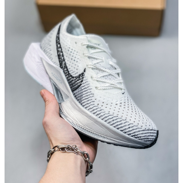 รองเท้าวิ่ง Nike Zoomx Vaporfly NEXT% 3 สำหรับผู้ชาย สีขาว