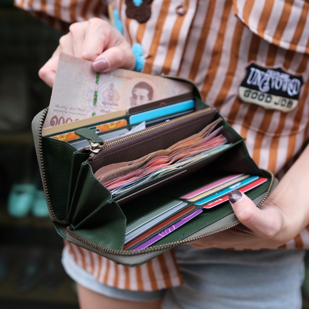 ซิปรอบในตำนาน ใบยาวจุบัตร18ช่องกระเป๋าสตางค์ซิปรอบหนังแท้ รุ่น Sensu (Hatsukoi Leather Bag)