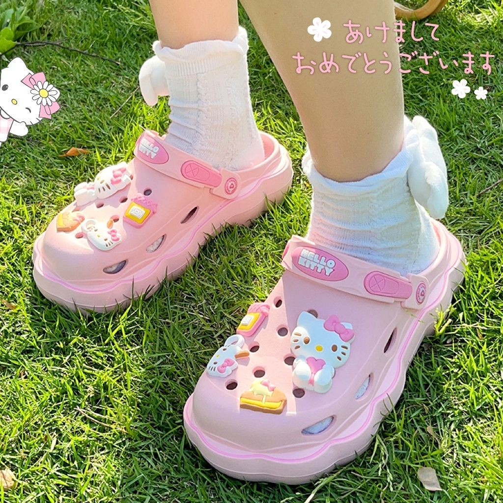 Hello Kitty Croc รองเท้านักเรียนหญิงฤดูร้อนน่ารักการ์ตูนบ้านในร่มและกลางแจ้งสวมรองเท้าแตะ Sanrio