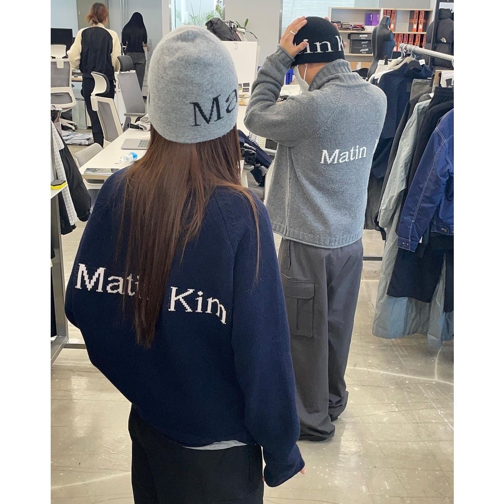 [Matin Kim] เสื้อแจ็กเก็ตกันหนาว แขนยาว คอสูง ผ้าถัก สไตล์เกาหลี สําหรับผู้ชาย และผู้หญิง qwd