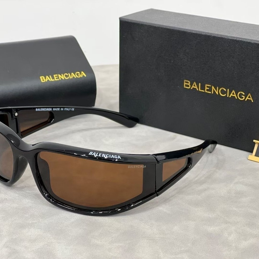 Balenciaga Parisian Future Technology Punk แว่นกันแดดสําหรับผู้ชายและผู้หญิง แฟชั่นนิสต้า คนดังทางอินเทอร์เน็ต Street Phot