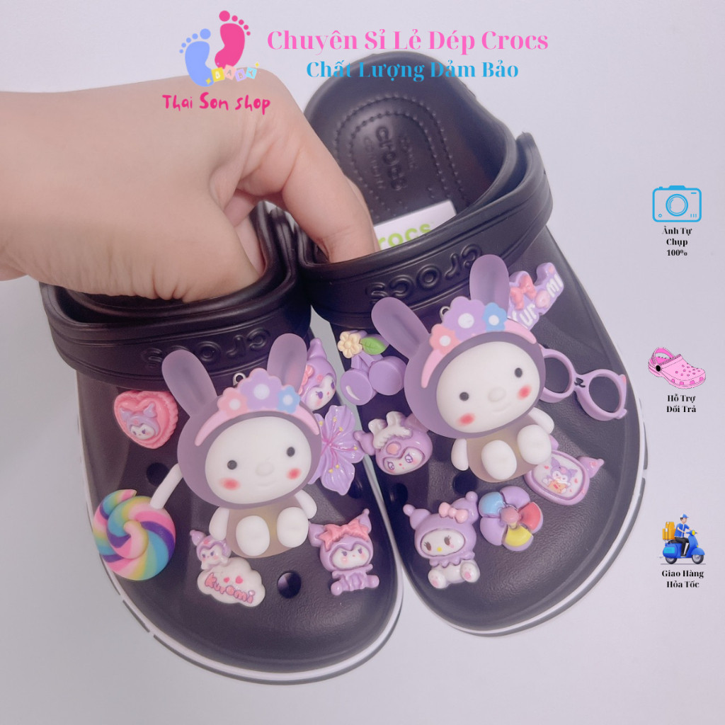 Crocs Baya รองเท้าแตะสําหรับสาวสีดํา Charm กระต่ายไฟผสม Kuromi Thai Paint Shop Crocs Unisex ผู้ใหญ่