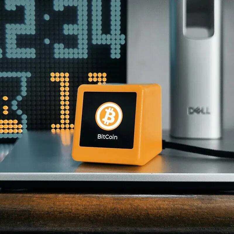 หน้าจอแสดงผล Bitcoin พร้อมนาฬิกาสภาพอากาศอัจฉริยะ ตรวจสอบราคา Crypto และ_stock_ได้ง่ายๆ