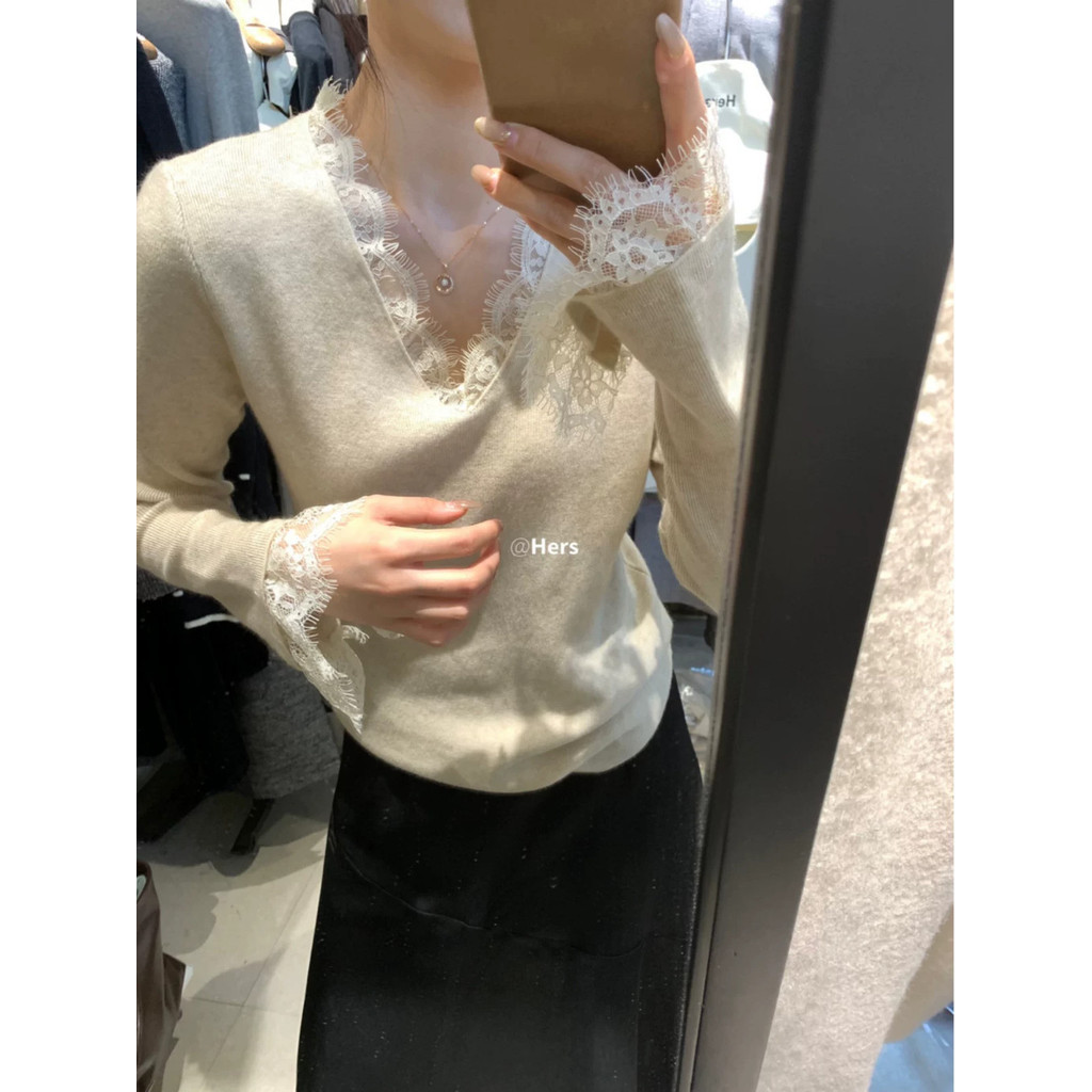 80642 เสื้อสเวตเตอร์คอวีเย็บลูกไม้แบบมีพื้นผิว