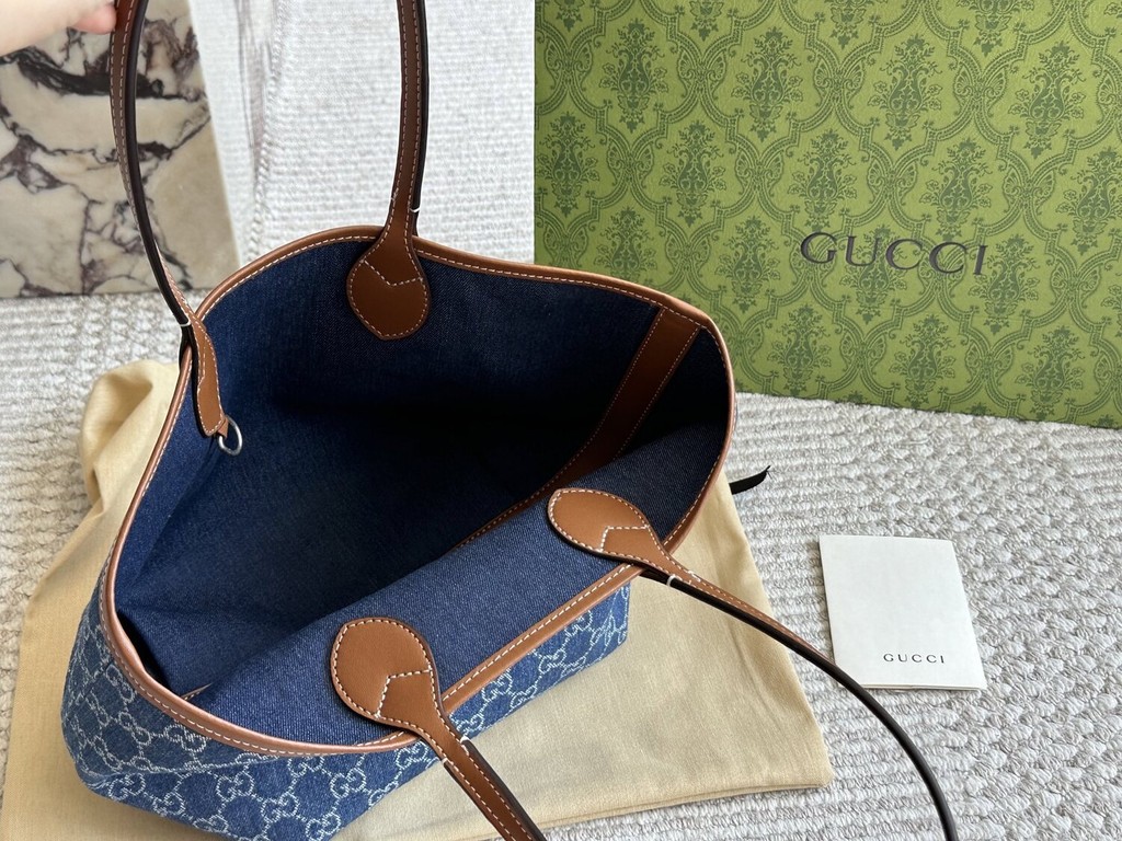 < Yuyu Ready Stock > Classic Double-Sided tote Bag Fashion tote Bag Casual Handbag Handbag with Box Size 22 * 21cm