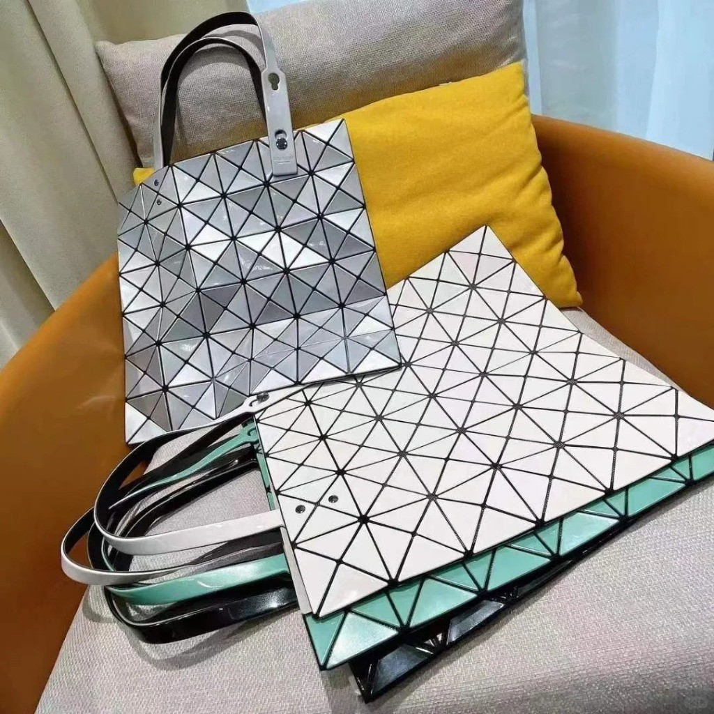 【แถมลิปสติก】BAO BAO 6x6 Lucent Basic Color Bao Bao Issey Miyake ของใหม่ แท้100% udid